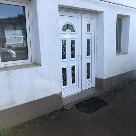 Hostel Mialma Onesti Luaran gambar