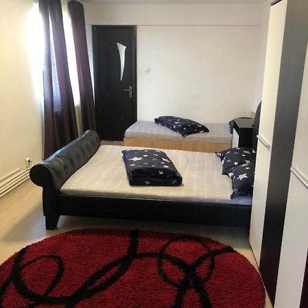 Hostel Mialma Onesti Luaran gambar
