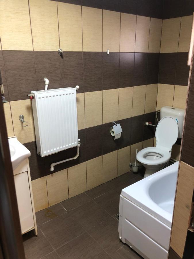 Hostel Mialma Onesti Luaran gambar