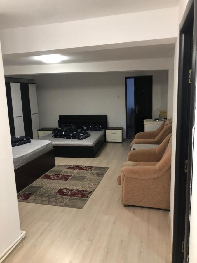 Hostel Mialma Onesti Luaran gambar