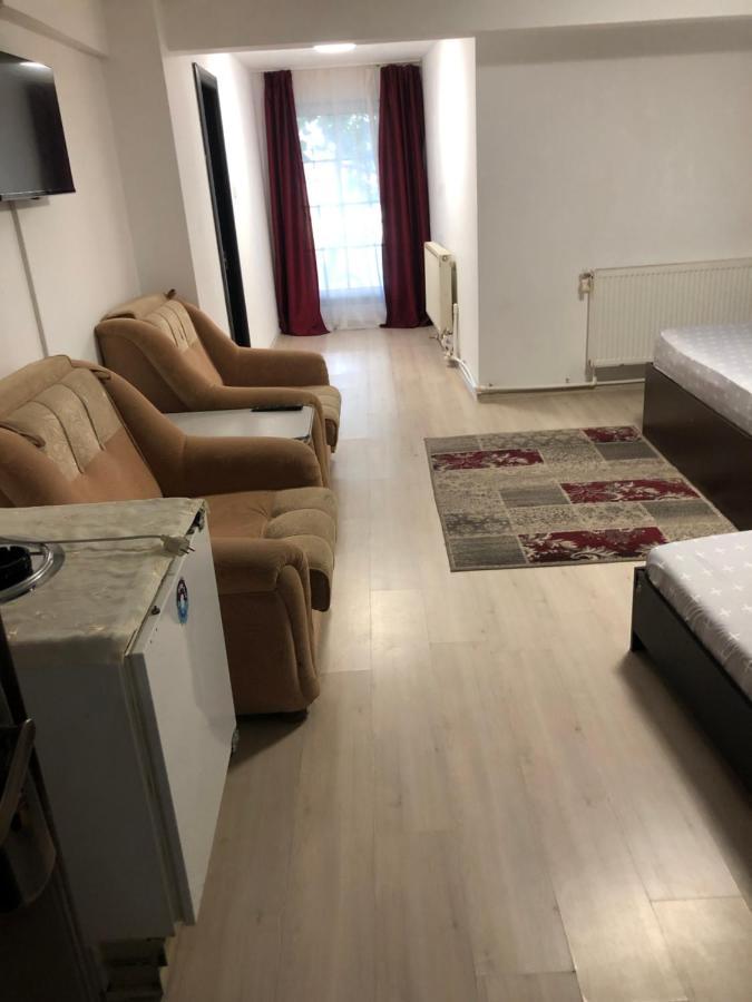 Hostel Mialma Onesti Luaran gambar